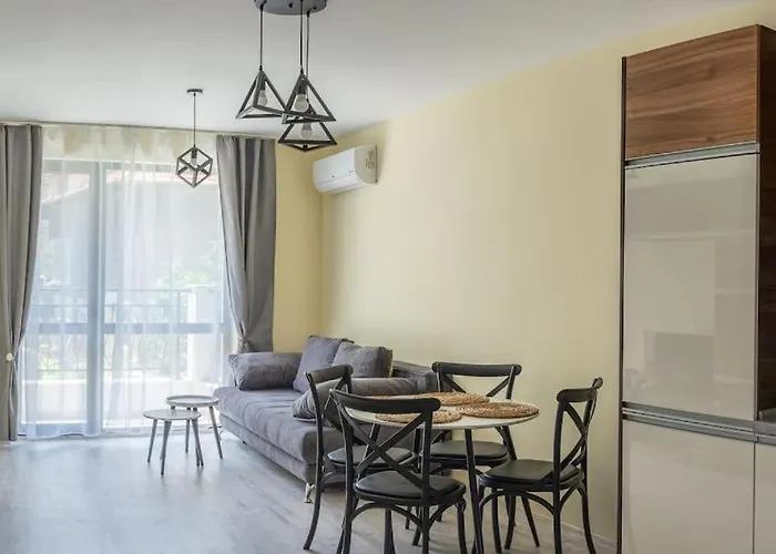 La Familia Apartments